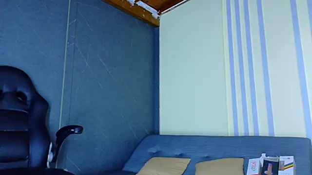 ALANNFERRER online show from April 6, 2026, 10:16 am