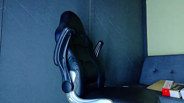 ALANNFERRER online show from April 7, 2026, 9:54 am