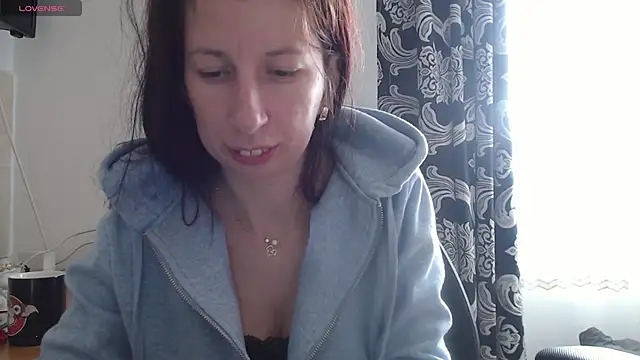 Snapshot of RosieHayes chatting on November 17, 2025, 10:21 am RosieHayes online show from November 17, 2025, 10:21 am