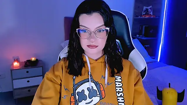 Snapshot of OphelianaRose33 chatting on September 23, 2025, 10:13 pm OphelianaRose33 online show from September 23, 2025, 10:13 pm