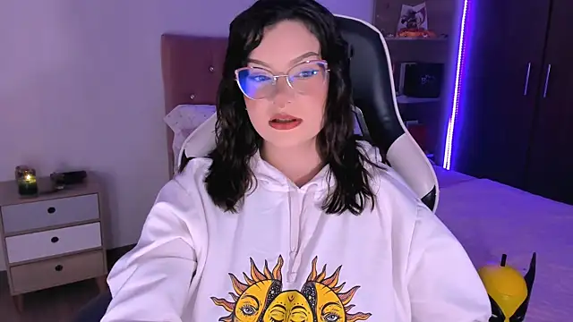 Snapshot of OphelianaRose33 chatting on September 29, 2025, 8:24 pm OphelianaRose33 online show from September 29, 2025, 8:24 pm