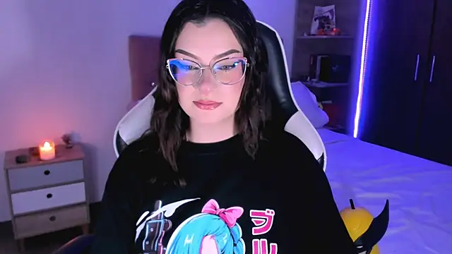 Snapshot of OphelianaRose33 chatting on October 11, 2025, 8:29 pm OphelianaRose33 online show from October 11, 2025, 8:29 pm