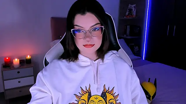 Snapshot of OphelianaRose33 chatting on October 19, 2025, 7:25 pm OphelianaRose33 online show from October 19, 2025, 7:25 pm