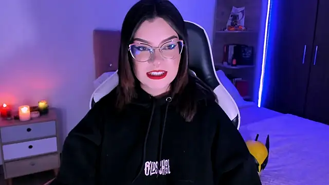 Snapshot of OphelianaRose33 chatting on October 25, 2025, 11:10 pm OphelianaRose33 online show from October 25, 2025, 11:10 pm