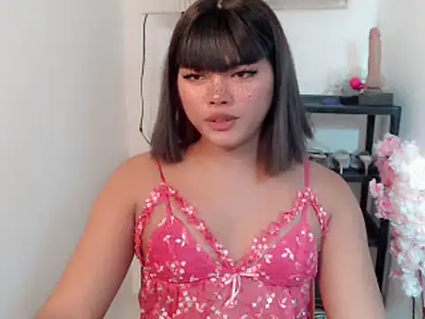 Snapshot of FROXXX21 chatting on June 6, 2026, 5:17 pm FROXXX21 online show from June 6, 2026, 5:17 pm