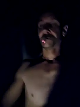 Hungwell1515 online show from October 15, 2025, 5:07 am