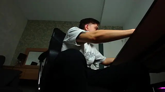 FelixStarkk online show from November 1, 2025, 4:58 am