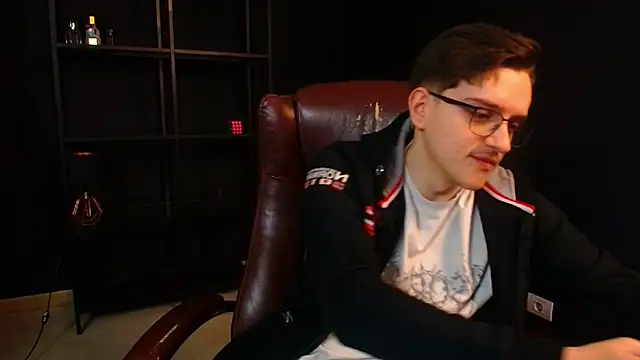 FelixStarkk online show from April 24, 2026, 4:26 am