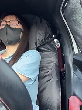 Linh 2004 online show from September 16, 2025, 6:36 am