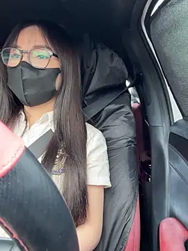 Linh 2004 online show from September 22, 2025, 5:31 am