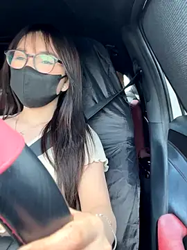 Linh 2004 online show from September 24, 2025, 6:06 am