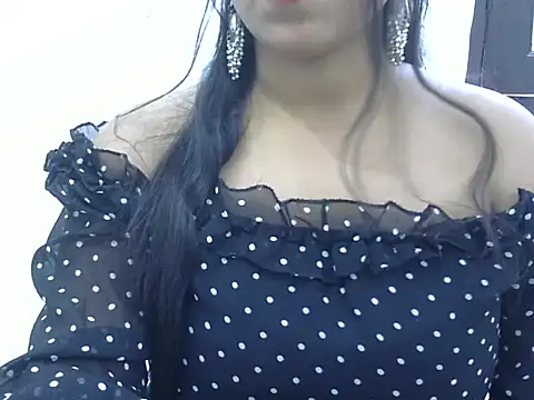 LIYO  online show from September 11, 2025, 7:30 am