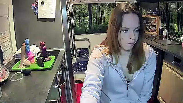 Snapshot of SexyMilf_37 chatting on November 2, 2025, 9:17 pm SexyMilf 37 online show from November 2, 2025, 9:17 pm