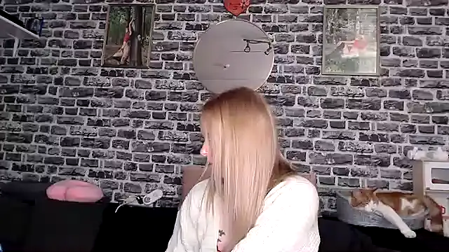 Snapshot of SexyMilf_37 chatting on November 22, 2025, 8:41 pm SexyMilf 37 online show from November 22, 2025, 8:41 pm