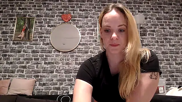 Snapshot of SexyMilf_37 chatting on April 9, 2026, 8:58 pm SexyMilf 37 online show from April 9, 2026, 8:58 pm