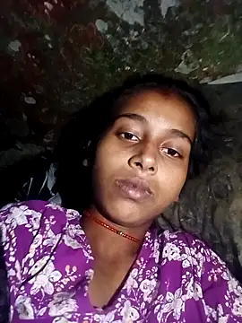 Snapshot of Saniye-143 chatting on October 31, 2025, 5:36 pm Saniye-143 online show from October 31, 2025, 5:36 pm