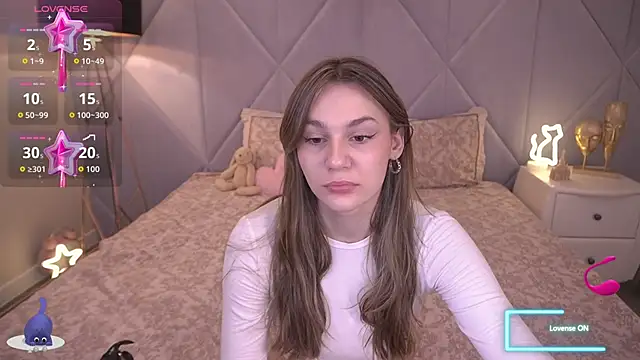 DiamondGoldie online show from November 30, 2025, 8:13 pm