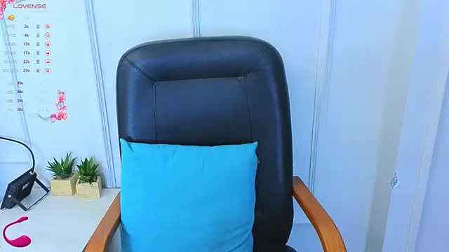 Kuro Ren online show from October 13, 2025, 12:38 pm