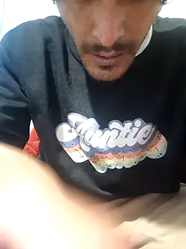 Golonzo1996 online show from April 13, 2026, 9:48 am