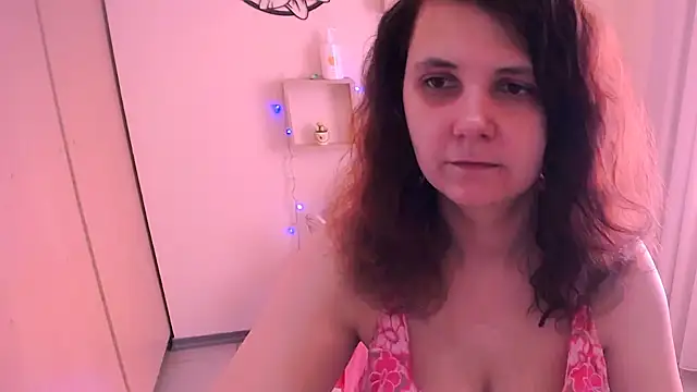 Snapshot of TwoBigSuns chatting on July 14, 2026, 7:35 am TwoBigSuns online show from July 14, 2026, 7:35 am