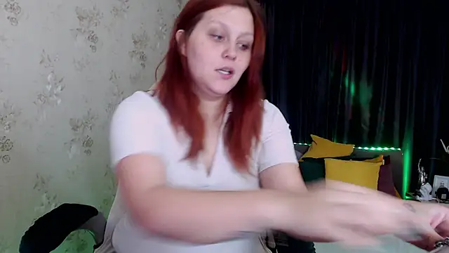 Snapshot of Alisawoods_ chatting on October 18, 2025, 5:57 pm Alisawoods  online show from October 18, 2025, 5:57 pm