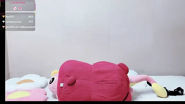 phuongnhi  online show from October 21, 2025, 4:30 pm