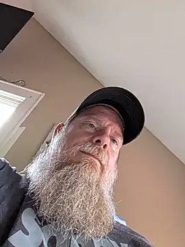 sizableunicorn7 online show from May 18, 2026, 9:20 pm