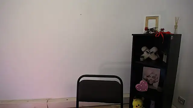 Katrin kiss  online show from February 9, 2026, 2:32 pm