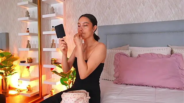 Sofy Bradd online show from April 5, 2026, 7:16 am