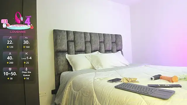 arianna 000 online show from September 13, 2025, 1:44 pm