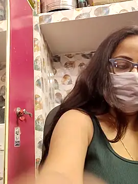 nisha 1110 online show from April 12, 2026, 2:33 pm