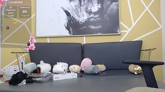 olivia russo  online show from September 9, 2025, 8:19 pm