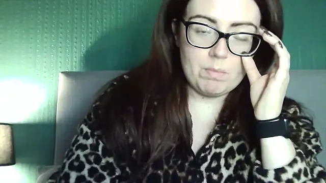 Snapshot of Curvy-BellaX chatting on October 1, 2025, 2:34 pm Curvy-BellaX online show from October 1, 2025, 2:34 pm