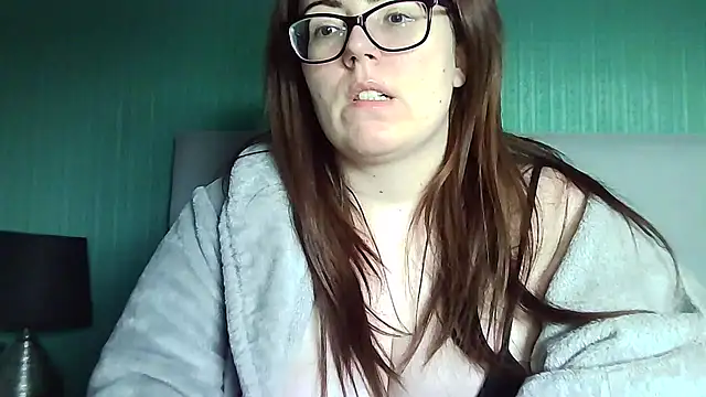 Snapshot of Curvy-BellaX chatting on October 23, 2025, 8:46 am Curvy-BellaX online show from October 23, 2025, 8:46 am