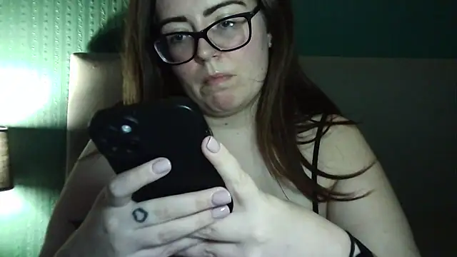 Snapshot of Curvy-BellaX chatting on October 23, 2025, 8:51 pm Curvy-BellaX online show from October 23, 2025, 8:51 pm