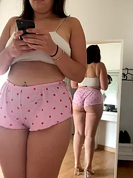 Snapshot of chloedlm5 chatting on September 24, 2025, 10:07 am chloedlm5 online show from September 24, 2025, 10:07 am