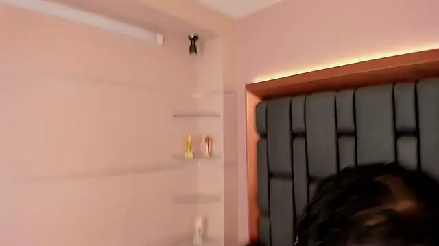 LisaMendez online show from September 25, 2025, 3:43 am