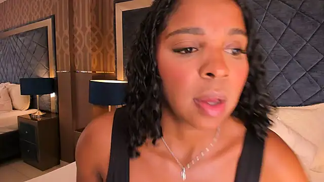 Snapshot of LisaMendez chatting on June 26, 2026, 4:17 am LisaMendez online show from June 26, 2026, 4:17 am