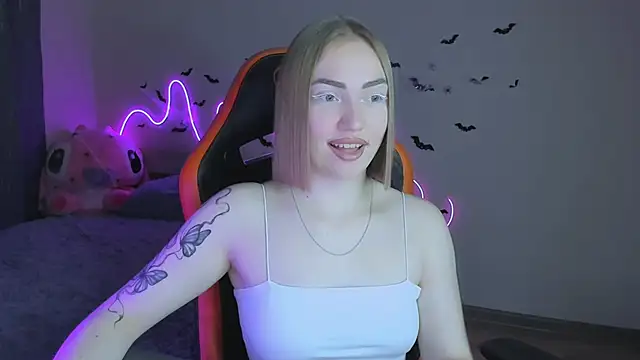 LaraKrein lk online show from October 28, 2025, 6:54 pm