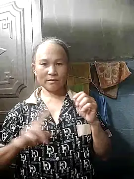 phlin1 online show from May 13, 2026, 4:43 am