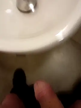 69dagosto online show from October 25, 2025, 3:58 am