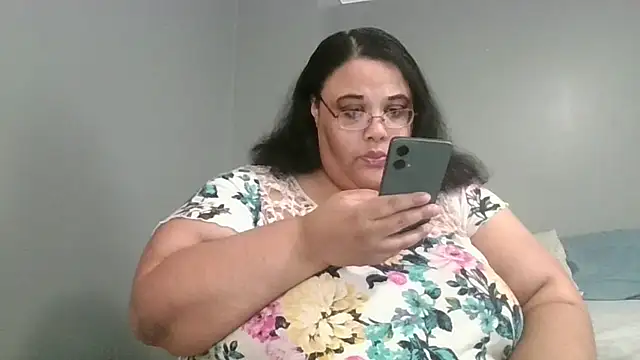 Snapshot of SexyBBW10790 chatting on April 26, 2026, 2:15 pm SexyBBW10790 online show from April 26, 2026, 2:15 pm