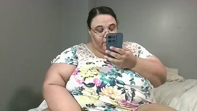 Snapshot of SexyBBW10790 chatting on April 27, 2026, 2:20 am SexyBBW10790 online show from April 27, 2026, 2:20 am