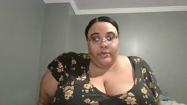 Snapshot of SexyBBW10790 chatting on May 1, 2026, 11:31 pm SexyBBW10790 online show from May 1, 2026, 11:31 pm