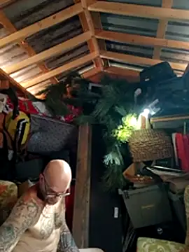 ShawnandDani7074 online show from April 13, 2026, 6:02 pm