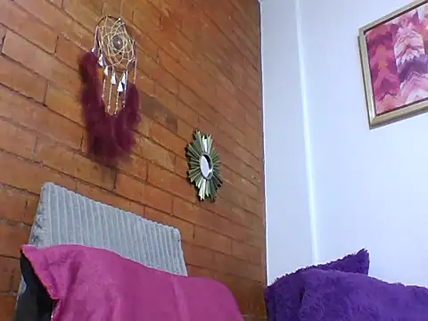 a miss online show from November 12, 2025, 10:20 pm