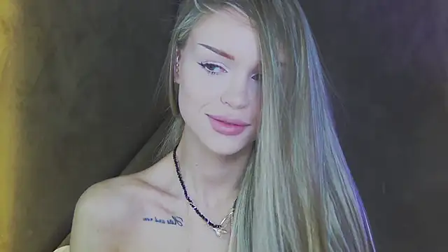 MarilynNova online show from May 10, 2026, 4:17 am