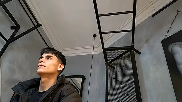 Dani mc1 online show from December 15, 2025, 11:36 am