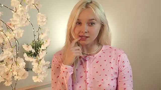 AccaCroyle online show from November 23, 2025, 8:08 pm