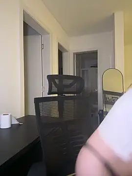 Privad ravenna online show from April 19, 2026, 1:49 am